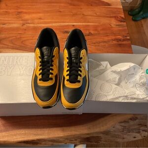 Nike Air Men's Max 90 SE “GoThe Extra Smile” Sz 11.5